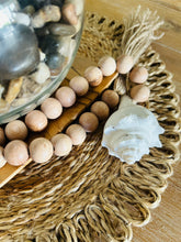 Load image into Gallery viewer, BEADED GARLAND
